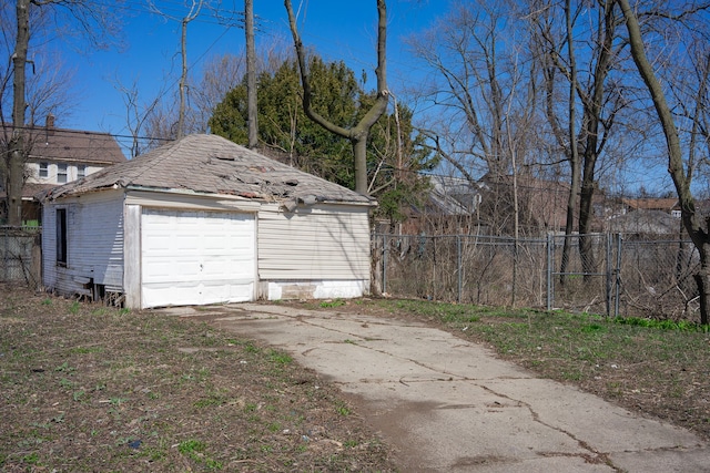 13057 Chelsea St, Detroit, MI 48213 - detached garage with driveway and fence