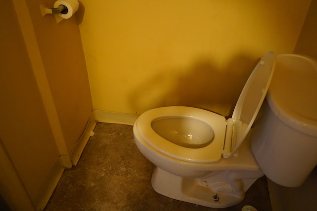 20115 Santa Barbara Dr, Detroit, MI 48221 - half bathroom featuring toilet and baseboards