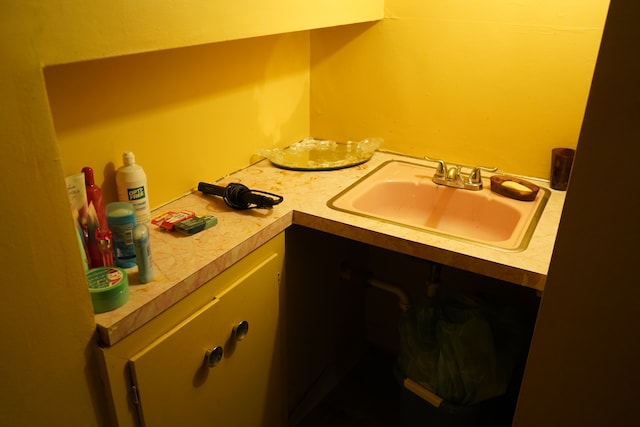 20115 Santa Barbara Dr, Detroit, MI 48221 - bathroom with vanity