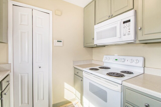 2302 W 14 Mile Rd, Royal Oak, MI 48073 - photo 21