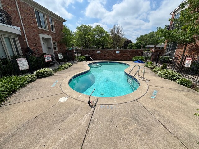 2302 W 14 Mile Rd, Royal Oak, MI 48073 - photo 31