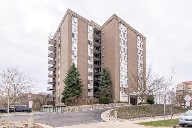 1050 Wall St Unit 3C, Ann Arbor, MI 48105 - view of apartment building / complex