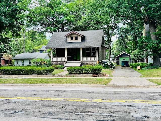 716 Catalpa Dr, Royal Oak, MI 48067 - photo 17