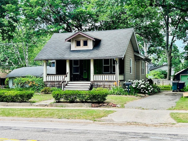 716 Catalpa Dr, Royal Oak, MI 48067 - photo 1