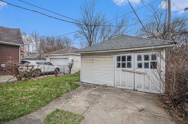 13605 Griggs St, Detroit, MI 48238 - detached garage with fence