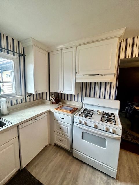 40871 Newport Dr, Plymouth, MI 48170 - photo 10