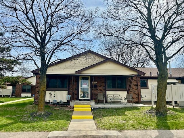 40871 Newport Dr, Plymouth, MI 48170 - photo 29