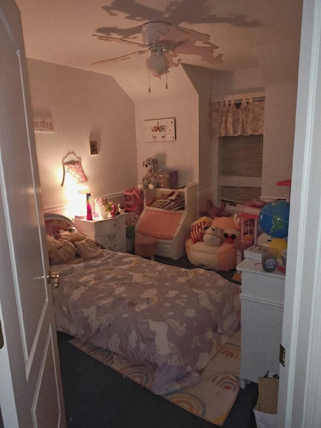 5409 N Mckinley Rd, Flushing, MI 48433 - bedroom featuring ceiling fan and lofted ceiling
