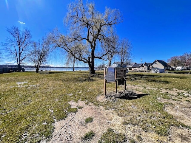 view of yard featuring a water view