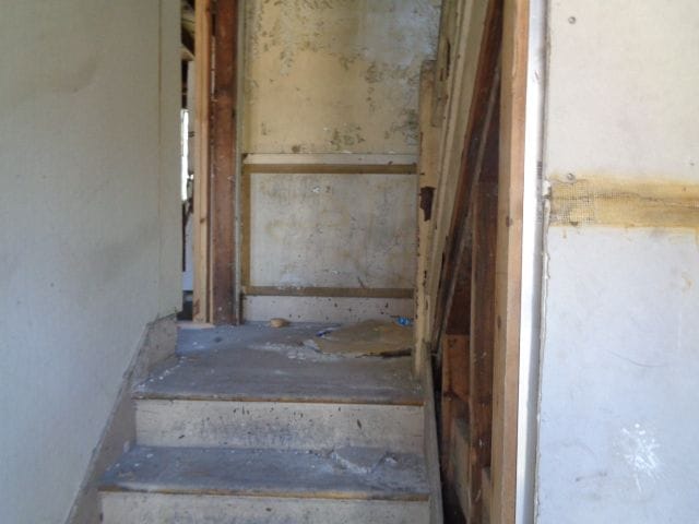 7538 Firwood St, Detroit, MI 48204 - view of staircase