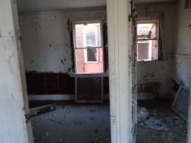 7538 Firwood St, Detroit, MI 48204 - view of bathroom