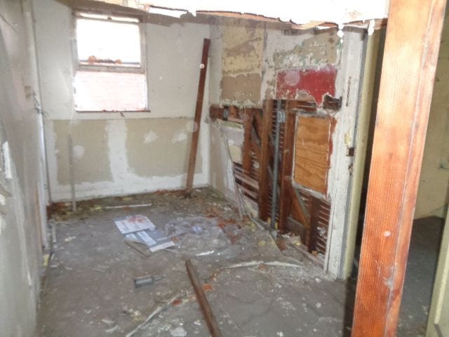 7538 Firwood St, Detroit, MI 48204 - view of bathroom
