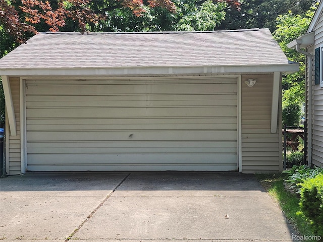 1260 Hira St, Waterford, MI 48328 - view of detached garage