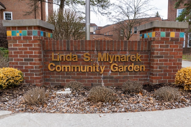 21329 Mulberry Ct, Farmington Hills, MI 48336 - view of community sign