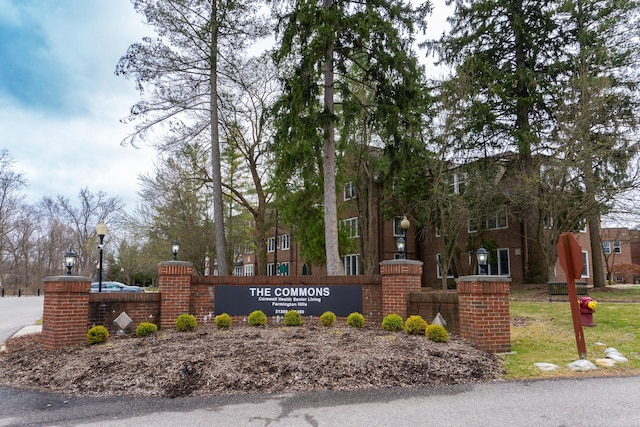 21329 Mulberry Ct, Farmington Hills, MI 48336 - view of community sign