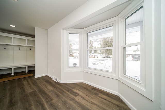 6522 Ellinwood Dr, White Lake, MI 48383 - mudroom featuring baseboards, dark wood-style floors, visible vents, and recessed lighting