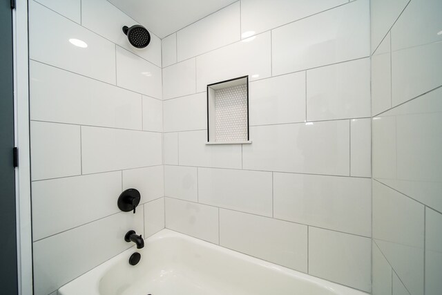 6522 Ellinwood Dr, White Lake, MI 48383 - full bathroom with shower / tub combination