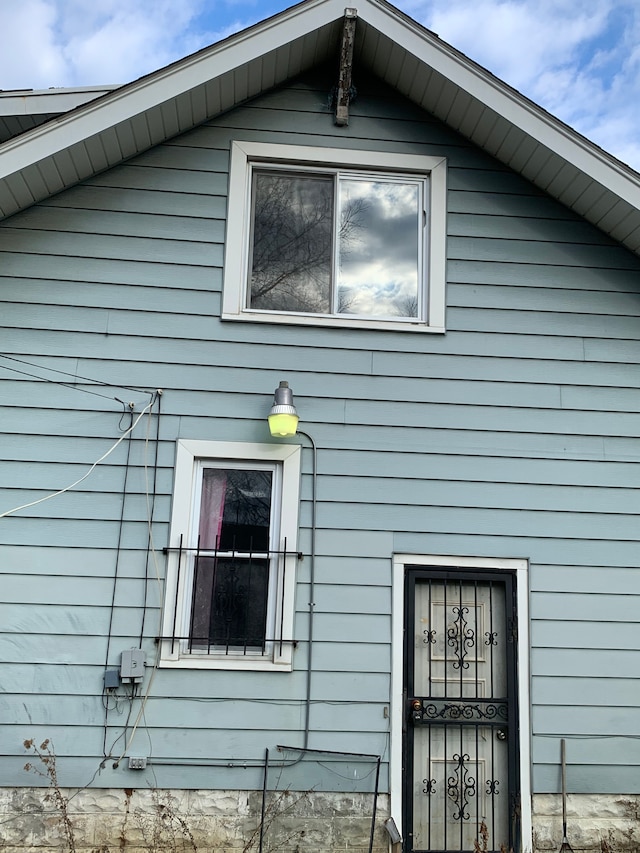 view of home's exterior