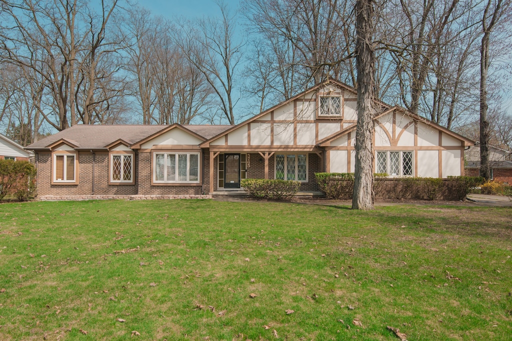 5765 Cherry Crest Dr, West Bloomfield, MI 48322 - photo 1