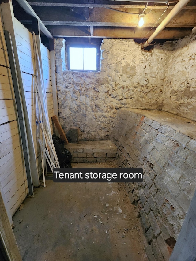 320 W Vine St, Kalamazoo, MI 49001 - view of below grade area