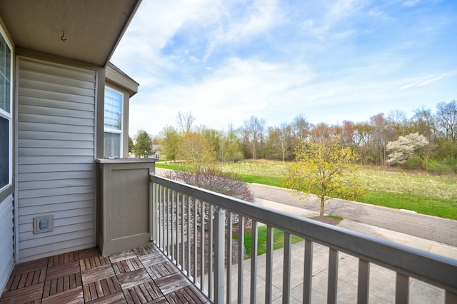 10025 Sunrise Dr, Grand Blanc, MI 48439 - view of balcony