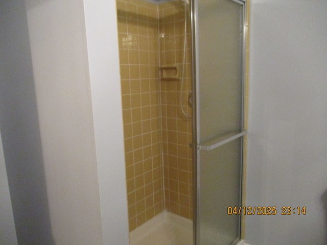 14879 Riverside St, Livonia, MI 48154 - bathroom with a stall shower