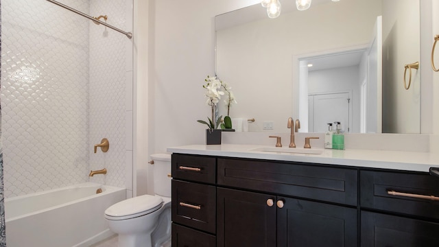 full bath with shower / tub combo, toilet, and vanity