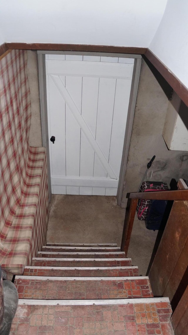 11340 Mccrone Rd, Milan, MI 48160 - view of staircase