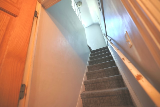 3638 Katherine St, Dearborn, MI 48124 - view of stairway