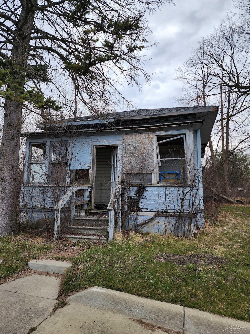 view of front of house