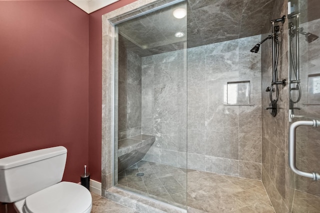 82 Chateaux Du Lac, Fenton, MI 48430 - bathroom with a stall shower and toilet
