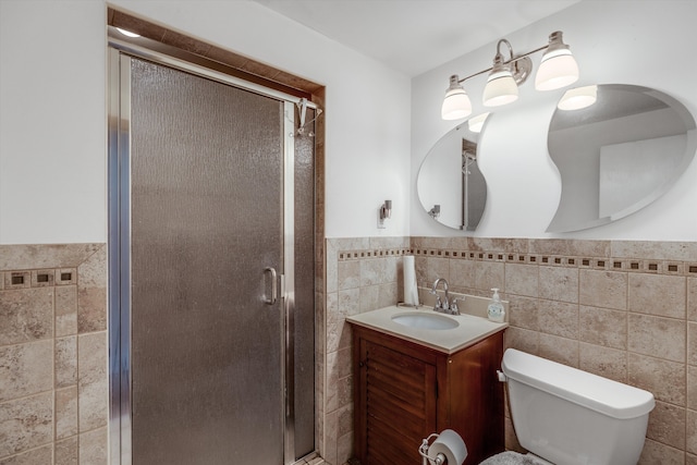 29190 Heritage, Southfield, MI 48076 - full bath featuring a stall shower, toilet, a wainscoted wall, and tile walls