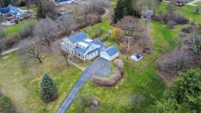 aerial view of property and surrounding area