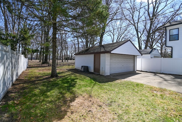view of detached garage