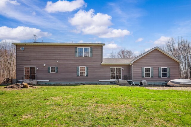 57480 72nd Ave, Hartford, MI 49057 - back of property with a yard