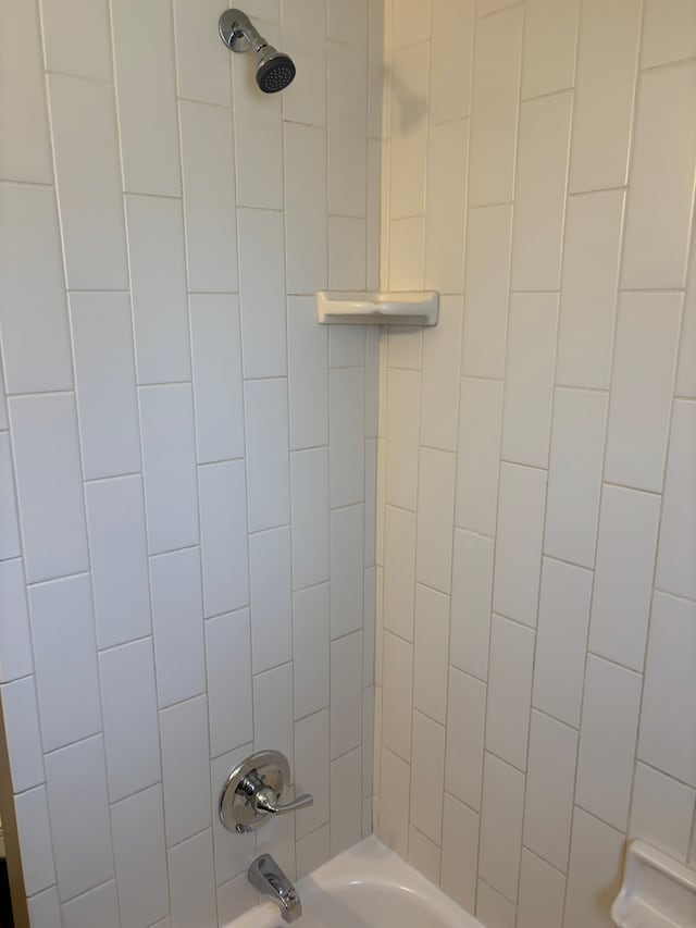 18388 Blue Island Ct, Roseville, MI 48066 - full bath with bathtub / shower combination