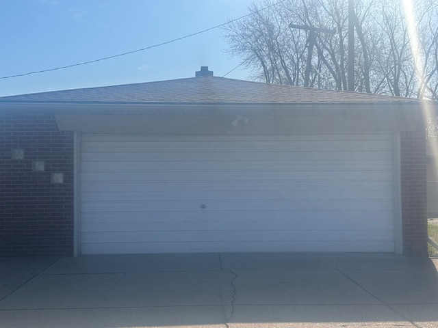 18388 Blue Island Ct, Roseville, MI 48066 - view of garage