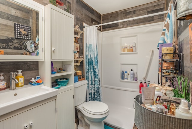 10975 Dorwood Rd, Burt, MI 48417 - full bathroom with a shower with shower curtain, vanity, and toilet