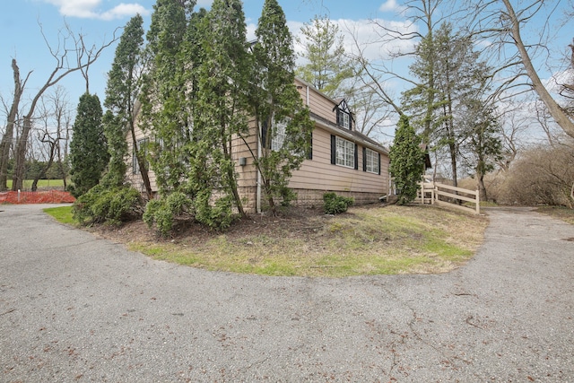 27423 W 12 Mile Rd, Farmington Hills, MI 48334 - view of side of home