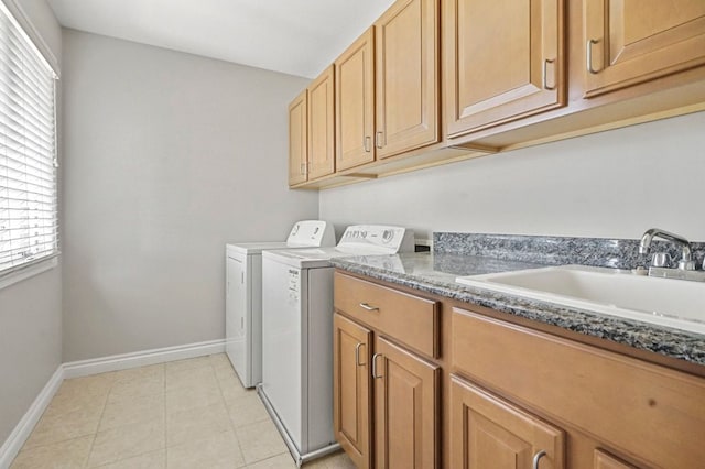 29709 Francesca Ln, Chesterfield, MI 48047 - washroom featuring a wealth of natural light, washer and clothes dryer, baseboards, and a sink
