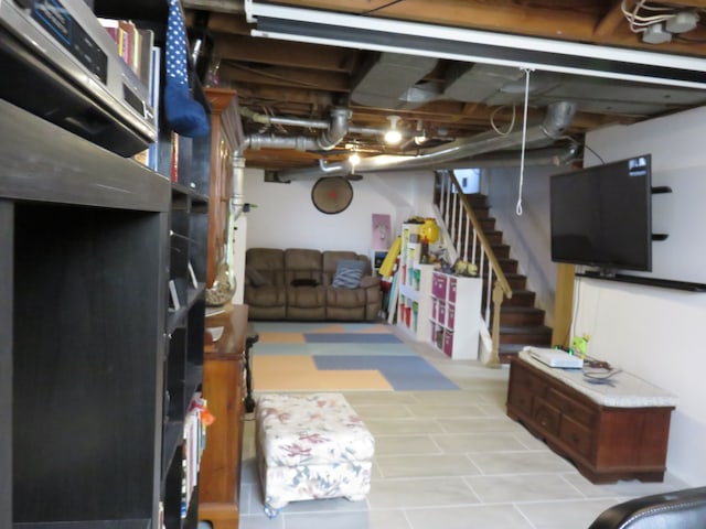 5900 Commerce Rd, West Bloomfield, MI 48324 - finished basement with stairway