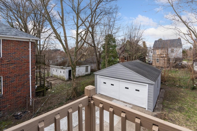 4677 Chatsworth St, Detroit, MI 48224 - detached garage with fence