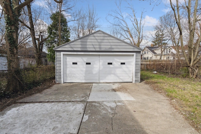 4677 Chatsworth St, Detroit, MI 48224 - detached garage featuring fence