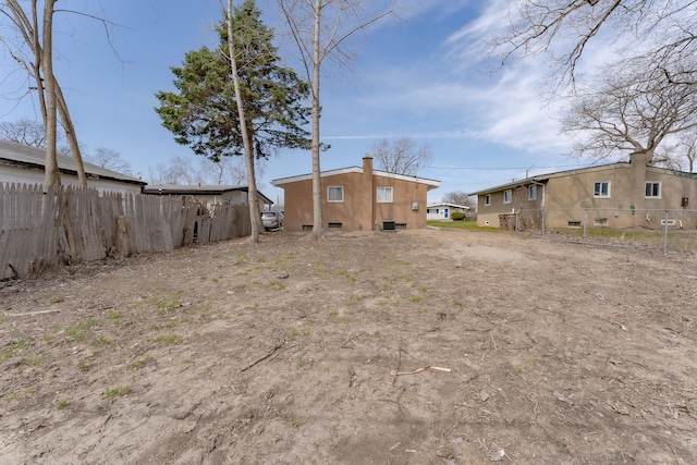 1182 Dudley Ave, Pontiac, MI 48342 - view of yard featuring fence