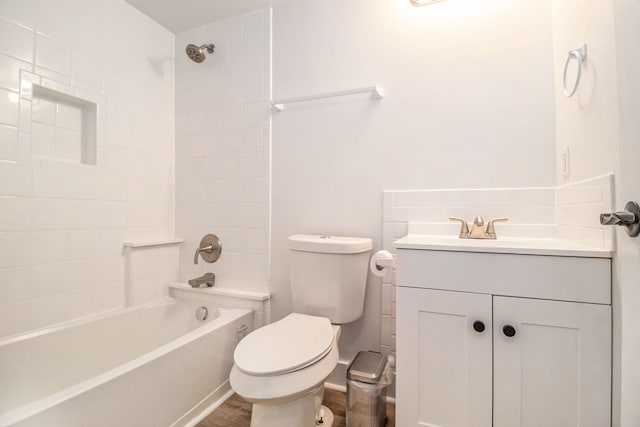 201 Templar Ave, Pinckney, MI 48169 - full bathroom featuring vanity, shower / bathing tub combination, and toilet