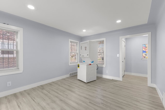 7416 Heyden St, Detroit, MI 48228 - unfurnished room featuring light wood-style flooring, baseboards, visible vents, and recessed lighting