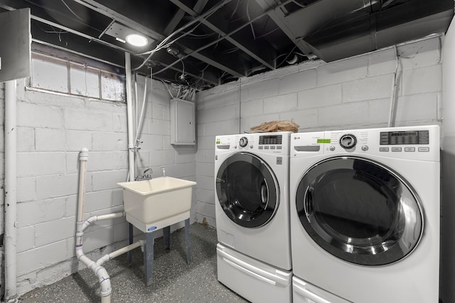 7416 Heyden St, Detroit, MI 48228 - washroom featuring independent washer and dryer, electric panel, laundry area, and a sink