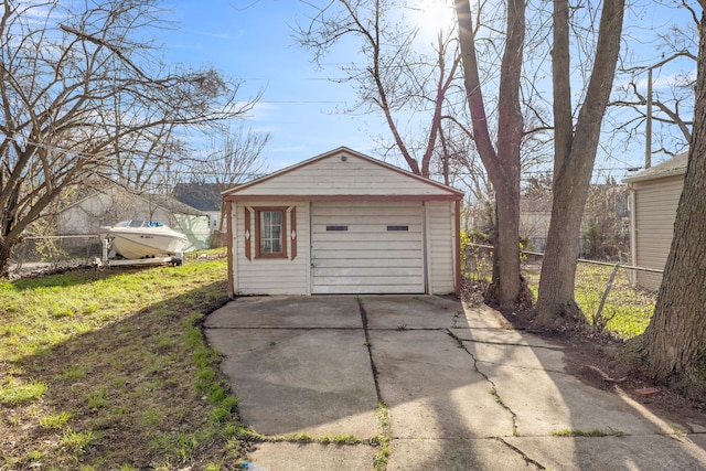 7416 Heyden St, Detroit, MI 48228 - garage featuring fence