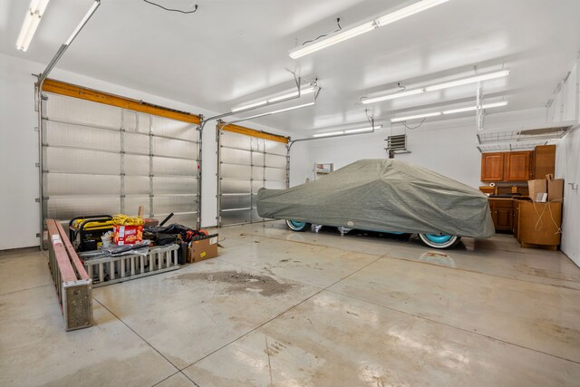 7630 Dilley Rd, Davisburg, MI 48350 - view of garage