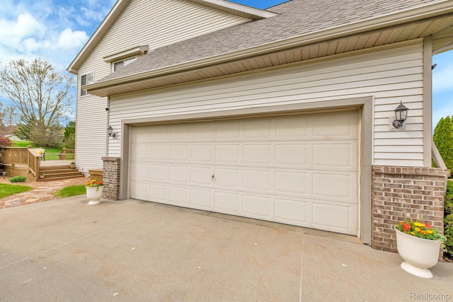 5280 Brantford, Grand Blanc, MI 48439 - garage with concrete driveway